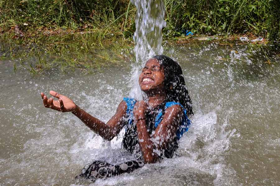 North Bengal braces monsoon but heatwave condition in six districts of South Bengal.