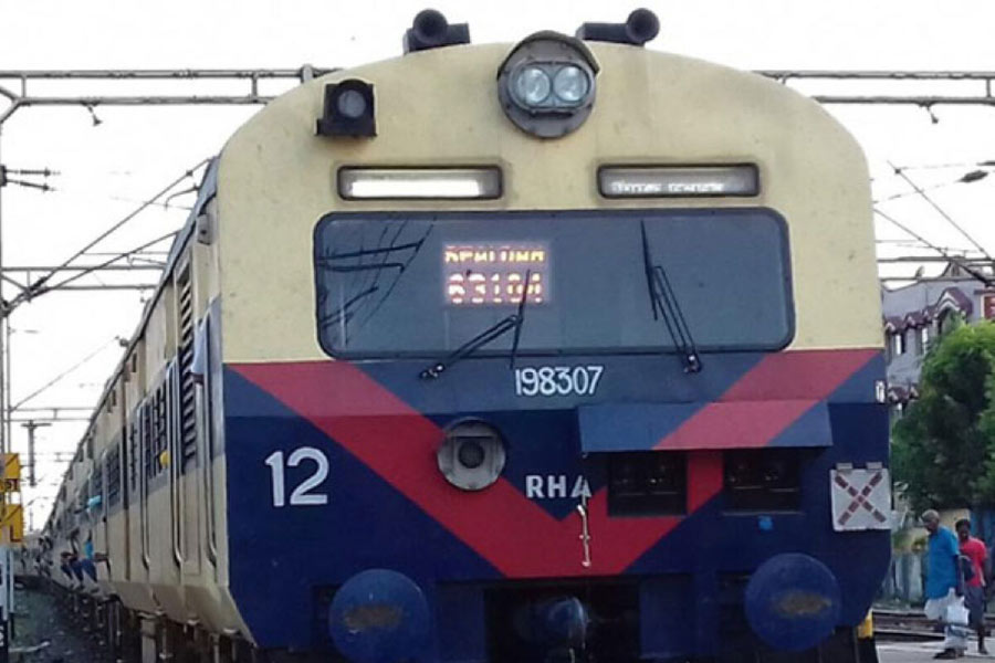 Rail workers died in Train in Lalgola Passenger train