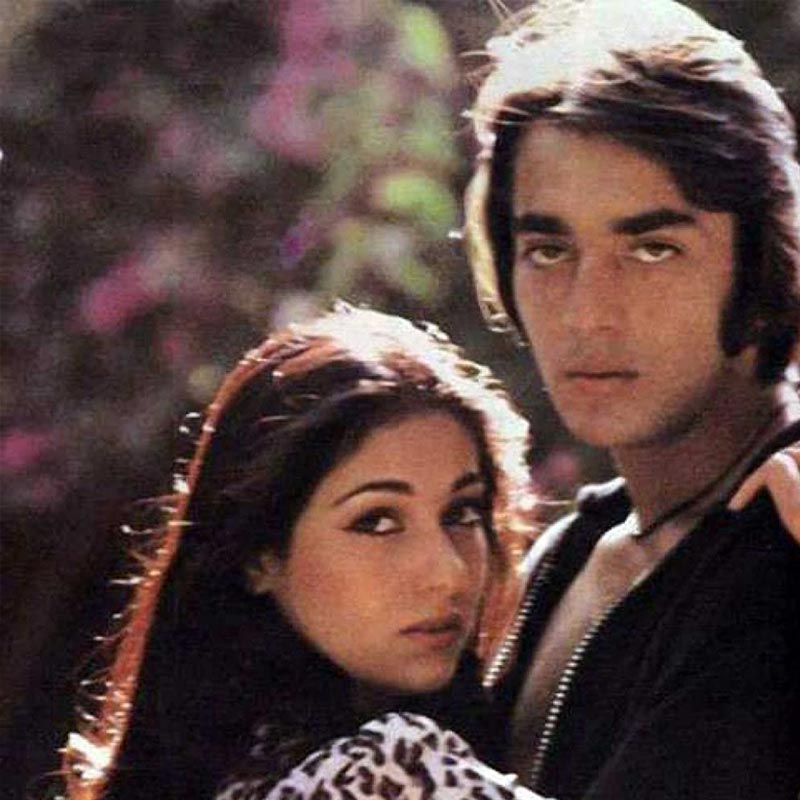 টিনার সঙ্গে সঞ্জয়ের সম্পর্ক বলিপাড়ায় গোপন থাকেনি। তবে দুই তারকার সম্পর্কে চিড় ধরে। সঞ্জয়ের সঙ্গে সম্পর্কে ইতি টানেন টিনা। বলিপাড়ার একাংশের অনুমান, সঞ্জয় বেশির ভাগ সময় মত্ত অবস্থায় থাকতেন। এমনকি, অভিনেতা বদমেজাজি ছিলেন বলেও কানাঘুষো শোনা যায়। এই সব কারণেই নাকি সঞ্জয়কে ছেড়ে চলে যান টিনা।