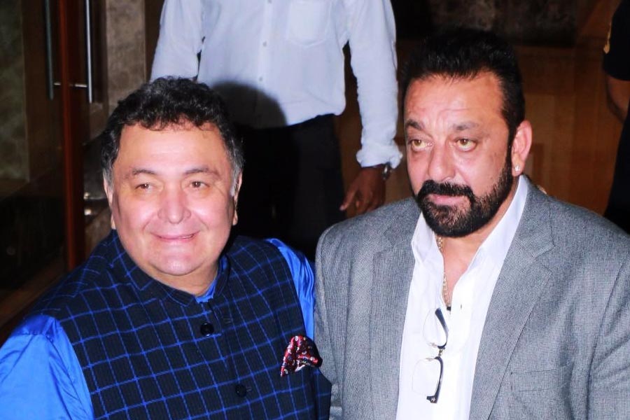 ঋষির মৃত্যুর খবর পেয়ে ভেঙে পড়েন সঞ্জয়। ইনস্টাগ্রামে ঋষির মৃত্যুর ঘটনায় শোকপ্রকাশ করে সঞ্জয় বলেন, ‘‘আমি আমার পরিবারের সদস্য, আমার বড় ভাইকে হারালাম। তুমি যে এই পৃথিবীতে নেই, তা কিছুতেই মানতে পারছি না। তোমার কাছ থেকে শিখেছি, জীবনে যে পরিস্থিতিই আসুক না কেন, হাসিমুখে তার সম্মুখীন হতে হয়।’’