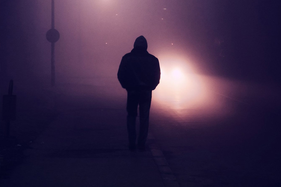 তদন্তকারীরা জানাচ্ছেন, রবীন্দ্র আদতে উত্তরপ্রদেশের কাসগঞ্জের বাসিন্দা। ২০০৮ সাল নাগাদ সে দিল্লিতে আসে কাজের খোঁজে। গরিব পরিবার। বাবা কলের মিস্ত্রির কাজ করতেন। মা বাড়ির কাজ করেন।