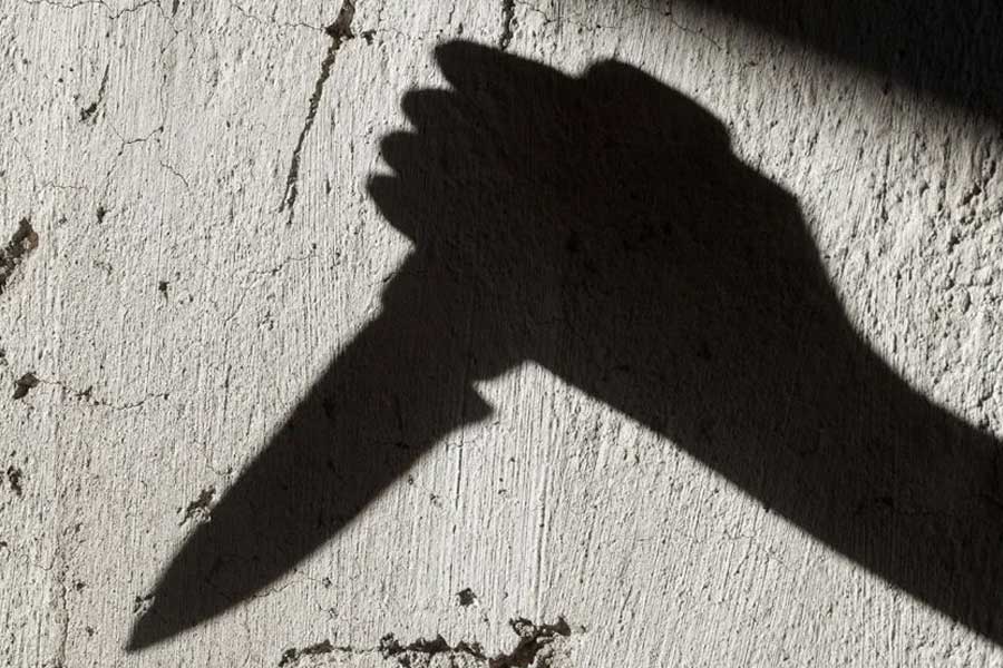 শিশুদের যৌন নির্যাতন করে নৃশংস ভাবে খুন করত রবীন্দ্র। এমনই দাবি তদন্তকারীদের। খুনের কারণ, অপরাধের কোনও প্রমাণ রাখতে চায়নি রবীন্দ্র। অভিযোগ, এই ভাবে ৩০টি শিশুকে যৌন নিগ্রহ এবং খুন করেছে সে।