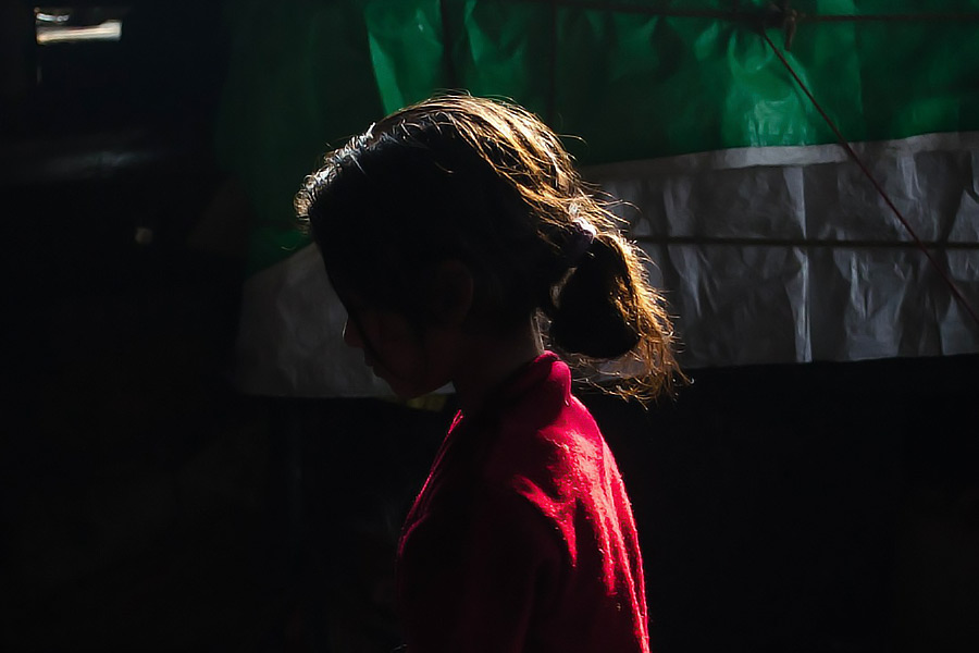 পুলিশ জানাচ্ছে, প্রথম প্রথম শিশুদের যৌন হেনস্থা করে পালাত রবীন্দ্র। খুন বা মারধর করত না। কিন্তু একটি খুনের ঘটনার পর পুলিশের নজরে পড়ে যায় সে। তাই, তার পর বেশির ভাগ ‘শিকার’কে খুন করে ফেলত। ভাবত, বেঁচে গেলে যদি পুলিশের হাতে আরও একটা প্রমাণ চলে যায়! তাই মেরে ফেলাই শ্রেয়। এটা এক রকম রুটিন করে ফেলে রবীন্দ্র। শিশুদের যৌন নিগ্রহ এবং খুন— এই ছিল রবীন্দ্রের নেশা।