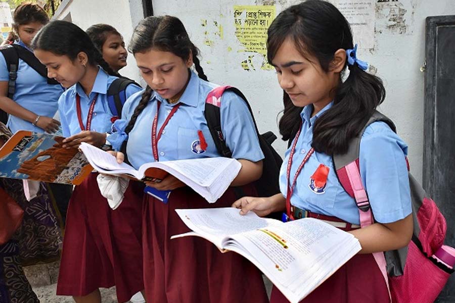Fake news confuses students and parents about the date of CBSE class 10 and 12 results.