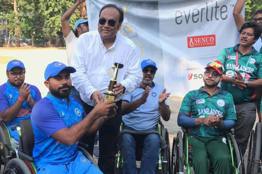 Senco Gold and Diamonds felicitated Indian Wheelchair Cricket Team Captain with Shankar Sen Memorial Trophy