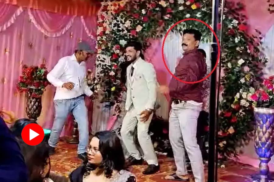 Engineer Dies of heart attack while dancing on wedding stage in Chhattisgarh, video goes viral