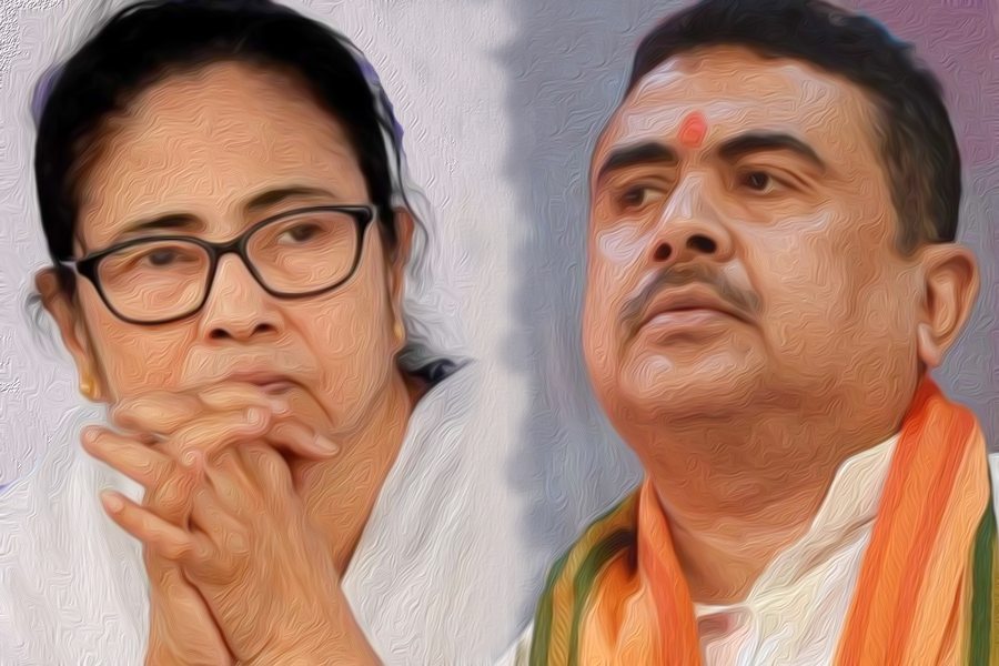 Mamata Banerjee faces Suvendu Adhikari