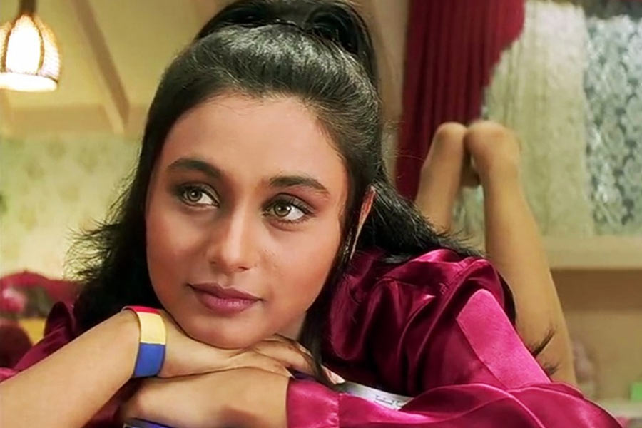 ‘কুছ কুছ হোতা হ্যায়’ ছবির সেটে প্রথম আলাপ হয় আদিত্য এবং রানির। নায়িকাকে অবশ্য আগে থেকেই চিনতেন আদিত্য। তবে আদিত্যকে নাকি এড়িয়ে যেতেন রানি।