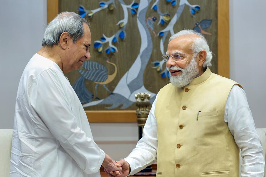 After meeting PM Narendra Modi, Odisha CM and BJD chief Naveen Patnaik says, no possibility of any third front in centre