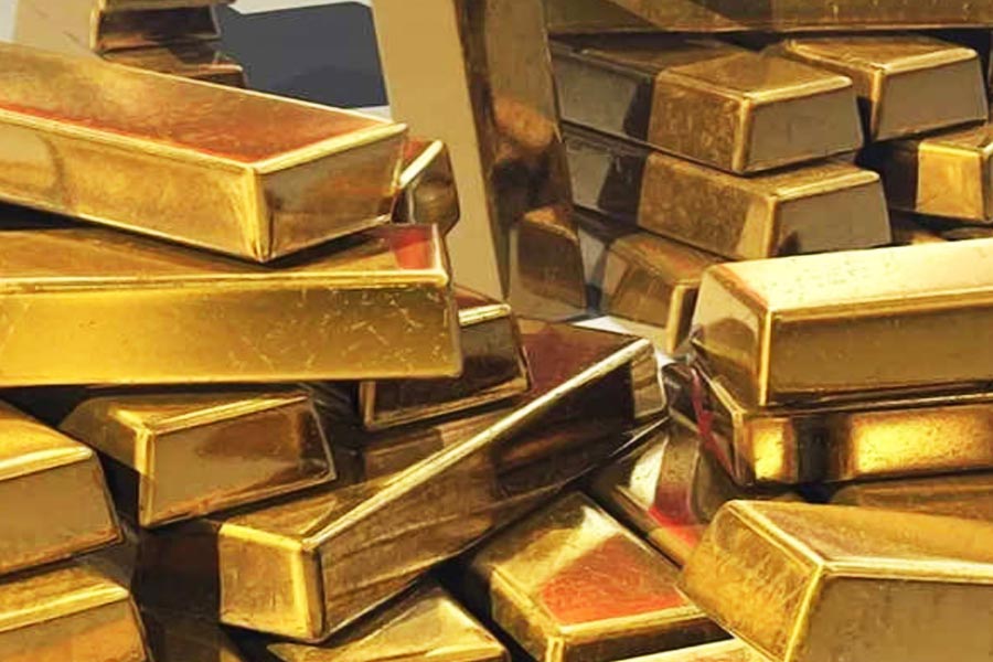 আরবিআইয়ের কাছে সঞ্চিত এই প্রায় ৮০০ টন সোনার মূল্য ৩ লক্ষ ৭৩ হাজার ৬৪৮ কোটি টাকা। সোনার সঞ্চয় আরও বৃদ্ধি করতে চায় কেন্দ্রীয় ব্যাঙ্ক।