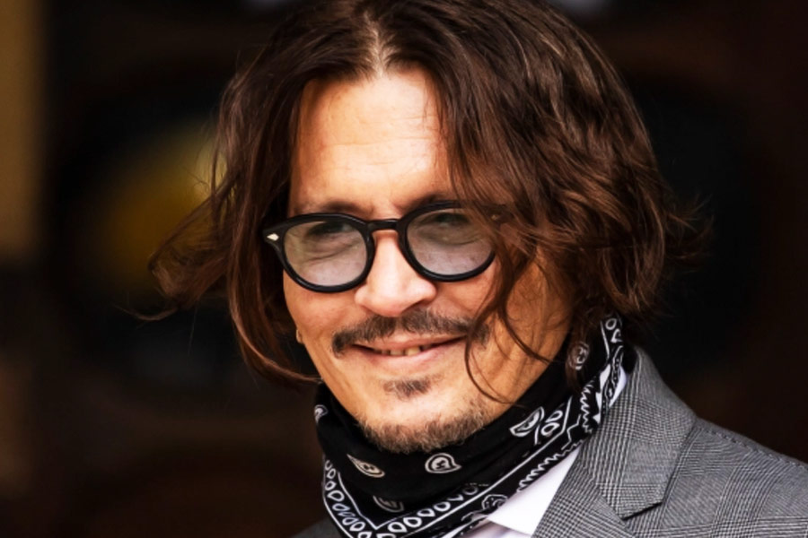 Johnny Depp returns to direction after 25 years, will helm a biopic titled Modi 