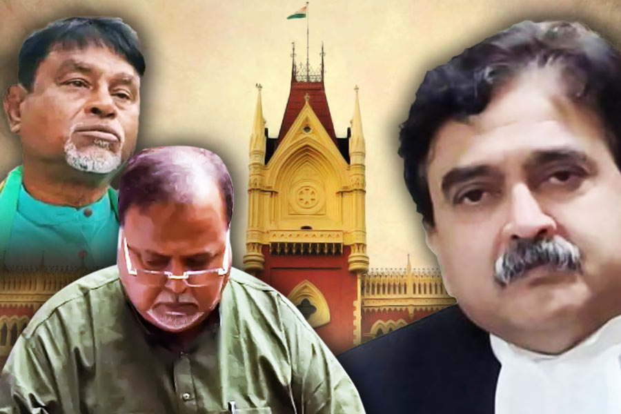 Calcutta High Court Justice Abhijit Gangopadhyay blames Ex Educcation Minister Partha Chatterjee and former president of Board in alleged primary Teacher recruitment scam