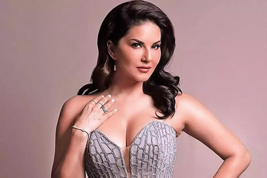Bollywood actress Sunny Leone reveals facing bomb and death threats during her transition from adult industry to Bollywood.
