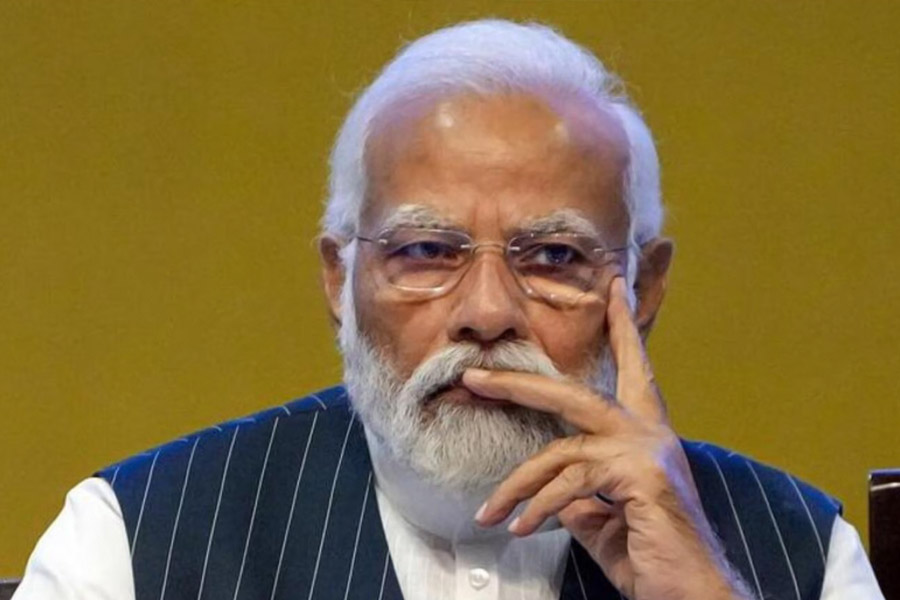 আমজনতার কাছে নতুন মুখ হলেও  রাজনীতির ময়দানে ভোটকুশলী হিসাবে সুনীল পুরনো চাল। ২০১৪ সালে পিকের পাশাপাশি সুনীলও নরেন্দ্র মোদীর হয়ে রণকৌশল তৈরির কাজ করেছিলেন।