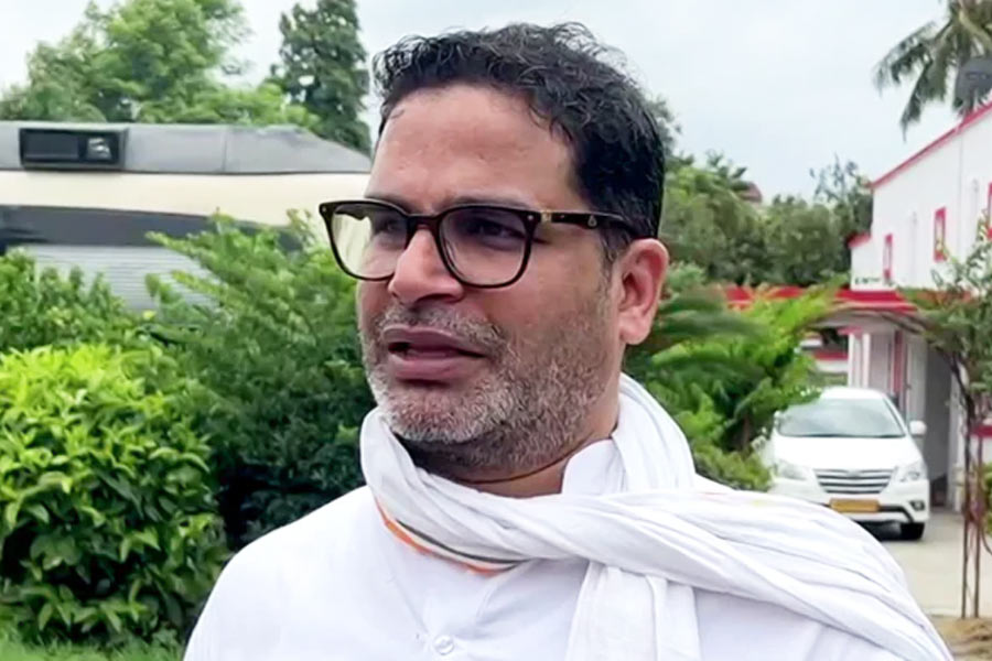 ২০২১-এর তামিলনাড়ু বিধানসভা নির্বাচনে জিততেও পিকের হাত ধরেন ডিএমকে প্রধান স্ট্যালিন। এর পরই ডিএমকে-মোহ ভেঙে বেরিয়ে আসেন সুনীল।