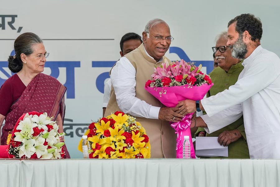 File image of Sonia Gandhi, Mallikarjun Kharge and Rahul Gandhi at an event