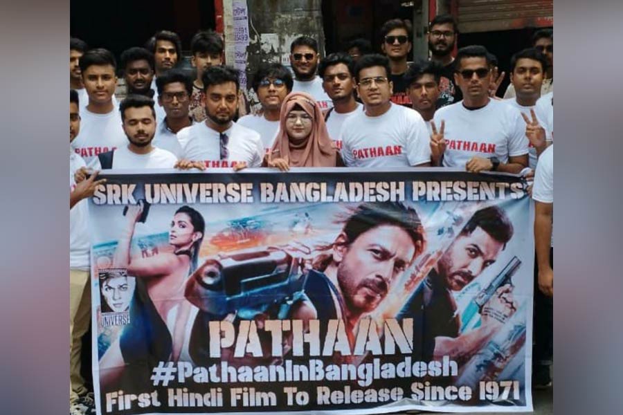 Shah Rukh Khan starrer Pathaan movie takes terrific opening  in bangladesh