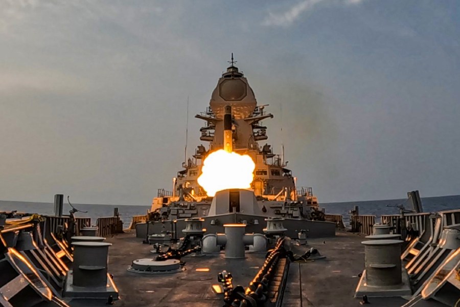 INS Mormugao, the latest guided-missile Destroyer, successfully hit \\\\\\\\\\\\\\\\\\\\\\\\\\\\\\\\\\\\\\\\\\\\\\\\\\\\\\\\\\\\\\\'Bulls Eye\\\\\\\\\\\\\\\\\\\\\\\\\\\\\\\\\\\\\\\\\\\\\\\\\\\\\\\\\\\\\\\' during her maiden missile test 