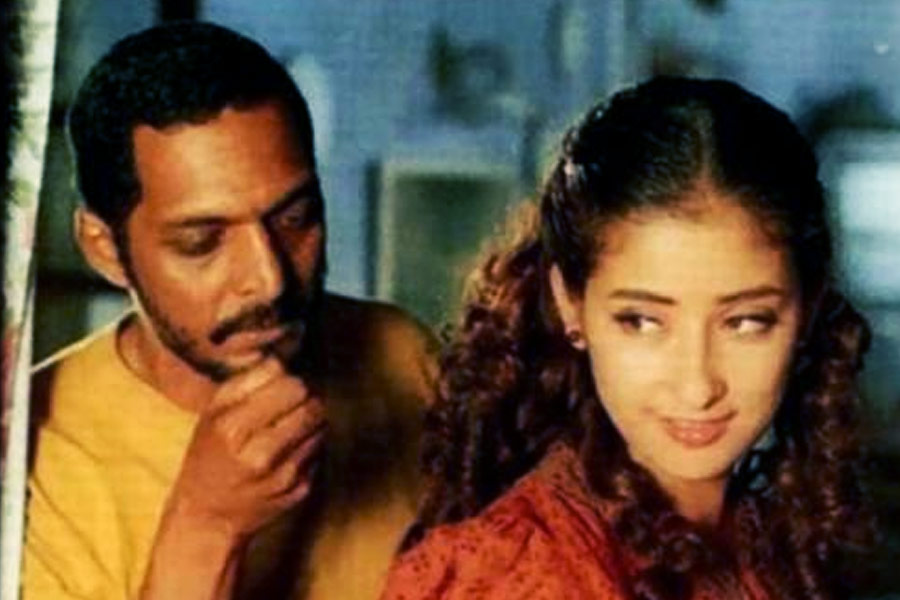 শোনা গিয়েছিল, নব্বইয়ের দশকের মাঝামাঝি বয়সে ২০ বছরের বড় নানার প্রেমে পড়েন মনীষা। অনেক দিন চুটিয়ে প্রেম করেন। কিন্তু সেই সম্পর্ক বিয়ে অবধি গড়ায়নি। বিয়ের ঠিক আগে ভেঙে যায় সম্পর্ক।