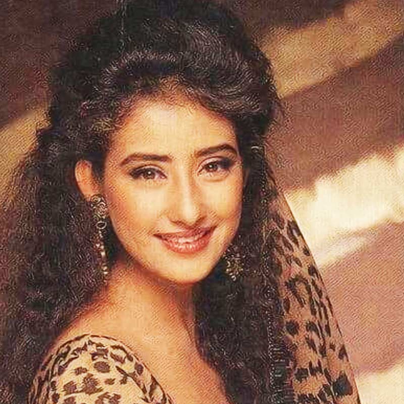 মনীষার প্রতিবেশীরা এমনও দাবি করেছিলেন, নানাকে অনেক বার ভোরের আলো ফোটার আগে অভিনেত্রীর বাড়ি থেকে বেরোতে দেখা গিয়েছে।