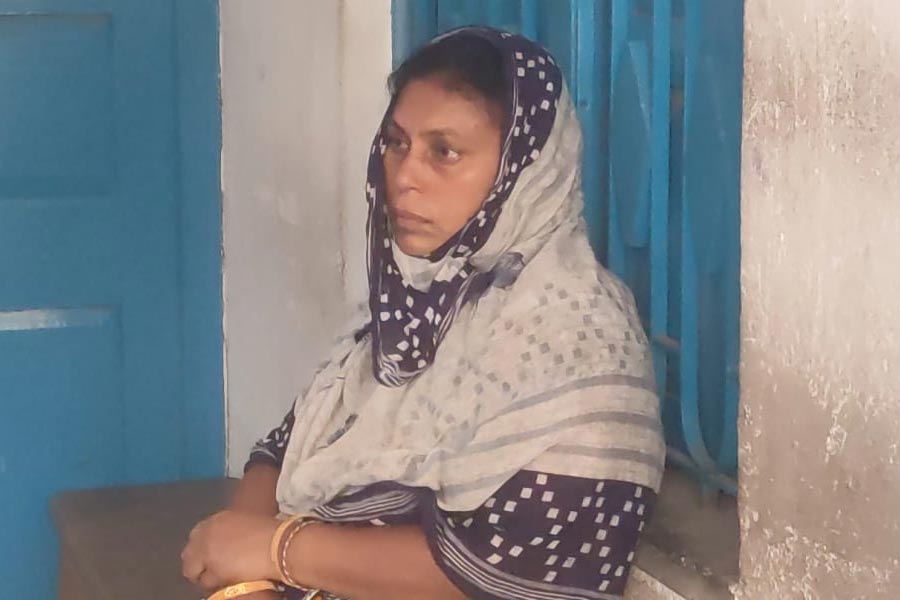 One Anganwadi worker arrested over the charge of corruption at Nakashipara of Nadia
