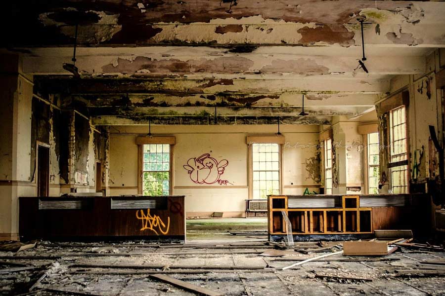 প্রথম বিশ্বযুদ্ধের কারণে যে সব মানসিক রোগীকে পশ্চিম সাসেক্সের হাসপাতাল থেকে চলে আসতে হয়েছিল, তাঁদের জন্যও অন্যতম আশ্রয়স্থলে পরিণত হয়েছিল হেলিংলে।