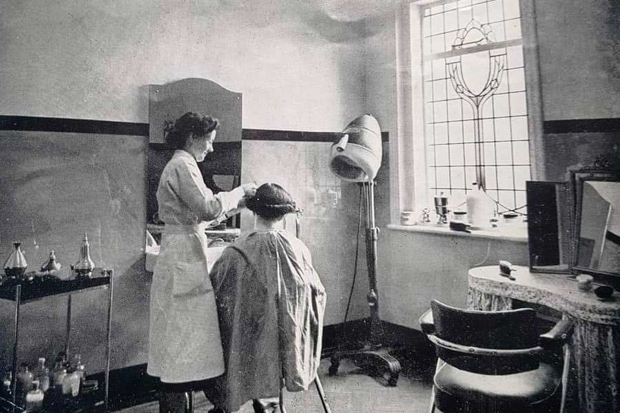 লিঙ্গের উপর ভিত্তি করে রোগী এবং হাসপাতাল কর্মীদের থাকার ব্যবস্থা ছিল আলাদা আলাদা।