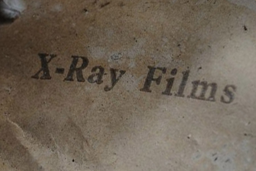 হেলিংলে গ্রামের মানসিক হাসপাতাল আজও ভগ্নপ্রায় অবস্থায় ইতিহাসের সাক্ষী বহন করছে। ‘ভূতুড়ে’ বলেও দুর্নাম রয়েছে হেলিংলে মানসিক হাসপাতালের।