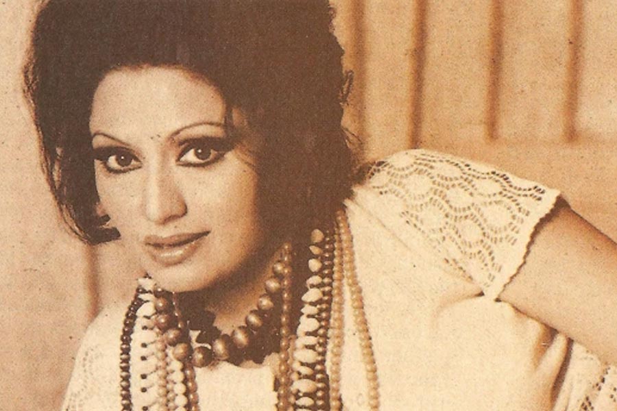 সাক্ষাৎকারে বিন্দু জানান, পুরুষ অনুরাগীরা তাঁর সঙ্গে দেখা করতে চাইলে অনুরাগীদের স্ত্রীরা বাধা দিতেন। ছবিতে অভিনয় করার পর বিন্দু মহিলা দর্শকের মনে এমন ছাপ ফেলেছিলেন যে, তাঁরা মনে করতেন তাঁর সঙ্গে কোনও পুরুষ কথা বললেই তাঁকে নিজের জালে ফাঁসিয়ে ফেলবেন বিন্দু।