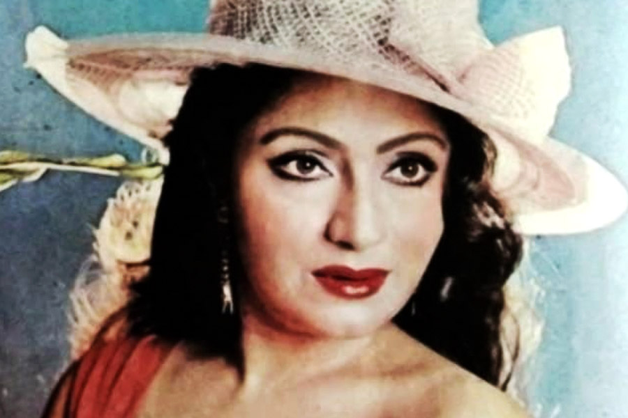 তবে, পুরস্কার নিয়ে সমস্যার মুখেও পড়েছিলেন বিন্দু। তিনি সাক্ষাৎকারে জানান, ‘দো রাস্তে’ ছবিতে অভিনয় করে বহুল প্রশংসা কুড়িয়েছিলেন তিনি। এমনকি, বলিপাড়ার নামী পুরস্কারের জন্য মনোনীত হয়েছিলেন বিন্দু।