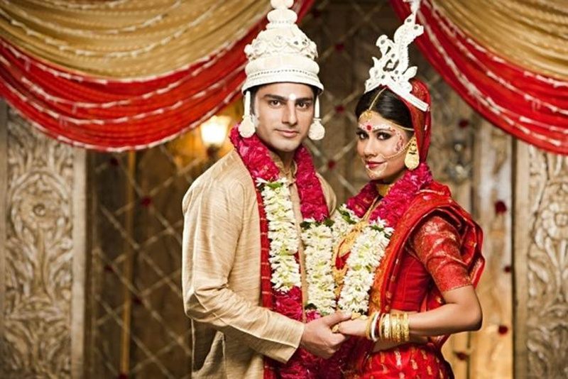সাজের সঙ্গে তাল মিলিয়েও পরতে পারেন বরমালা