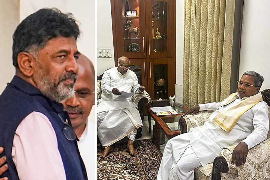 Congress president Mallikarjun Kharge meets Siddaramaiah and DK Shivakumar, likely to announce next Karnataka CM on Wednesday