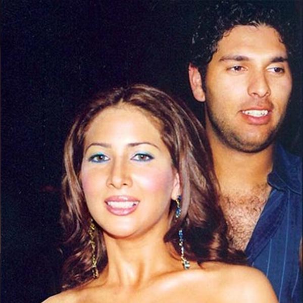 তবে কিম এবং যুবরাজ তাঁদের সম্পর্ক নিয়ে রাখঢাক রাখেননি। কখনও রেস্তরাঁয়, কখনও পার্টিতে একসঙ্গেই ক্যামেরায় ধরা দিয়েছেন দু’জনে। বহু বছর সম্পর্কেও ছিলেন তাঁরা। কিন্তু তাঁদের সম্পর্কও বিয়ে পর্যন্ত গড়ায়নি। ব্যক্তিগত কারণে বিচ্ছেদের সিদ্ধান্ত নেন তাঁরা।