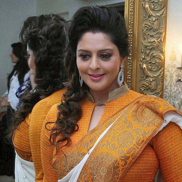 এর পর থেকেই ঘর ভাঙার জন্য সমালোচনার শিকার হতে হয় নাগমাকে। এমনকি, ভারত কোনও ম্যাচে খারাপ ফল করলেও তাঁর জন্য দায়ী করা হত নায়িকাকে। পরকীয়া সম্পর্কে শেষ পর্যন্ত ইতি টানেন নাগমা। তার পর একাধিক দক্ষিণী অভিনেতার সঙ্গে সম্পর্কে জড়ানোর পরেও বর্তমানে ‘সিঙ্গল’ ৪৮ বছরের নাগমা।