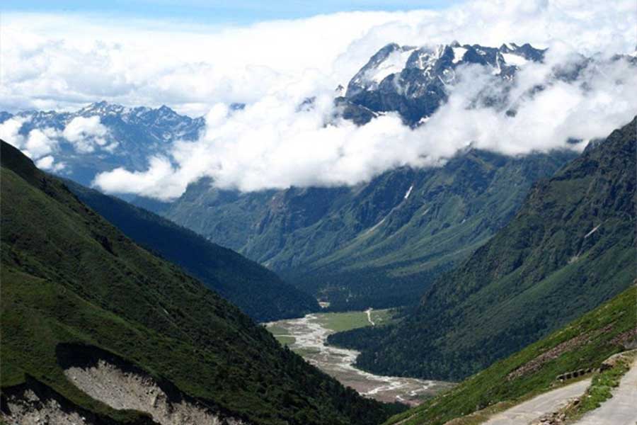 এই সাংগ্রিলা উপত্যকাকে ‘শম্ভলা’ বা ‘সিদ্ধ আশ্রম’ও বলা হয়ে থাকে। এই নিয়ে বই লিখেছিলেন অরুণ শর্মা। তাঁর বইয়ের নাম ‘দ্যাট মিসটেরিয়াস ভ্যালি অফ টিবেট’।