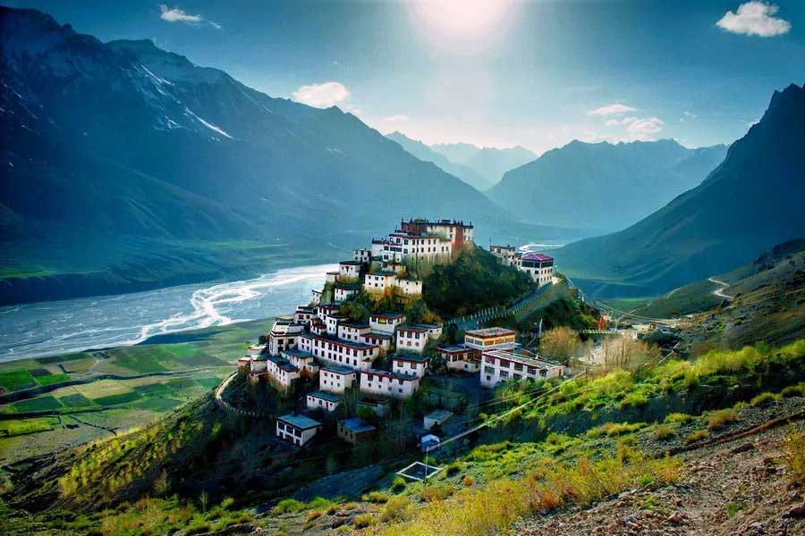 লেখক অরুণের মতে, সাংগ্রিলা উপত্যকার অস্তিত্ব রয়েছে। সেখানে গেলে মন, মস্তিষ্ক, চিন্তাভাবনা নাকি অন্য এক উচ্চতায় পৌঁছে যায়। তবে কী হয়, তা বলার জন্য কেউ আর সেখান থেকে ফেরেননি।