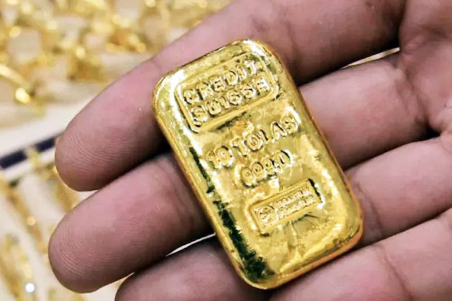 ৯০ গ্রাম সোনা রয়েছে রাঘবের কাছে। এর বাজারমূল্য পাঁচ লক্ষ টাকা।