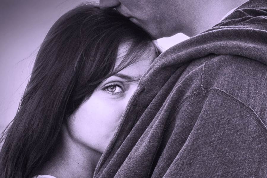 ২ সন্তানের পিতা ৩৩ বছরের প্রশান্ত যে বিবাহ-বহির্ভূত সম্পর্কে জড়িয়ে পড়েছেন, সে কথা ঘুণাক্ষরেও টের পাননি তাঁর স্ত্রী।