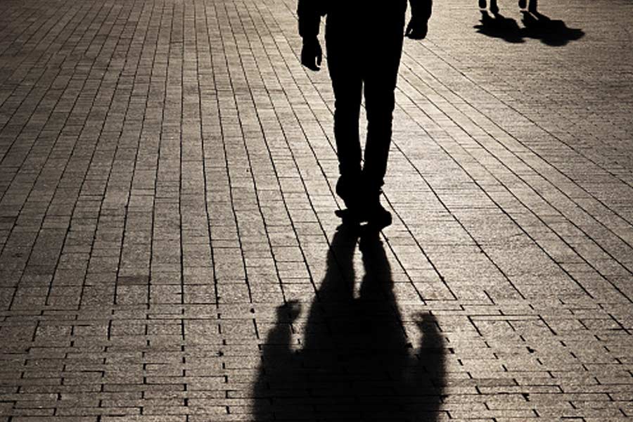 সুচিত্রার সঙ্গে রওনা দেওয়ার আগে স্ত্রীর কাছে প্রশান্তের অজুহাত ছিল, মিউজ়িক ক্লাস নিতে দু’দিনের জন্য কোচিতে যাচ্ছেন। সেখান থেকে ২২ মার্চ বাড়ি ফিরবেন। ওই ক’দিনের জন্য ২ সন্তান এবং স্ত্রীকে কোল্লমের বাপের বাড়িতে পাঠিয়ে দিয়েছিলেন তিনি। মা-বাবাকে কোঝিকোড়ের বাড়িতে থাকতে বলেন।