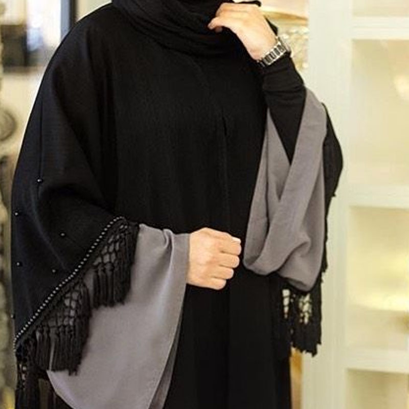 সুচিত্রাকে কী ভাবে খুন করেন প্রশান্ত? চার্জশিটে তদন্তকারীরা জানিয়েছিলেন, ১৭ মার্চ রাতে ওই ভাড়াবাড়িতে ঢোকার সময় কেউ যাতে সুচিত্রাকে চিনে না ফেলেন, সে জন্য কালো পোশাক পরে আসতে বলে হোয়াট্‌সঅ্যাপ করেছিলেন প্রশান্ত।