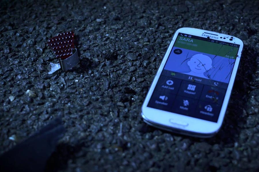 সুচিত্রাকে খুনের পর তাঁর মোবাইল ফোন বন্ধ করে দিয়ে তা থেকে সিম কার্ড খুলে ত্রিসূর-পলাক্কড় জাতীয় সড়কে ফেলে দিয়েছিলেন প্রশান্ত। যাতে মনে হয়, ত্রিসূরের ওই এলাকা থেকে নিখোঁজ হয়েছেন তিনি। এর পর শাবল নিয়ে ফিরে যান ভাড়াবাড়িতে।