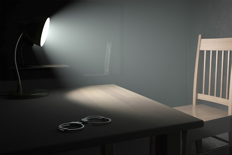 তদন্তে নেমে আত্মীয়তার সূত্রে প্রশান্তকে জিজ্ঞাসাবাদ করেছিল পুলিশ। তত দিনে নিজের মোবাইলের যাবতীয় তথ্য মুছে ফেলেছেন তিনি। তবে তাঁর মোবাইলের কল লিস্ট দেখে সন্দেহ হয় তদন্তকারীদের। এর পর তাঁকে গ্রেফতার করে পুলিশ।