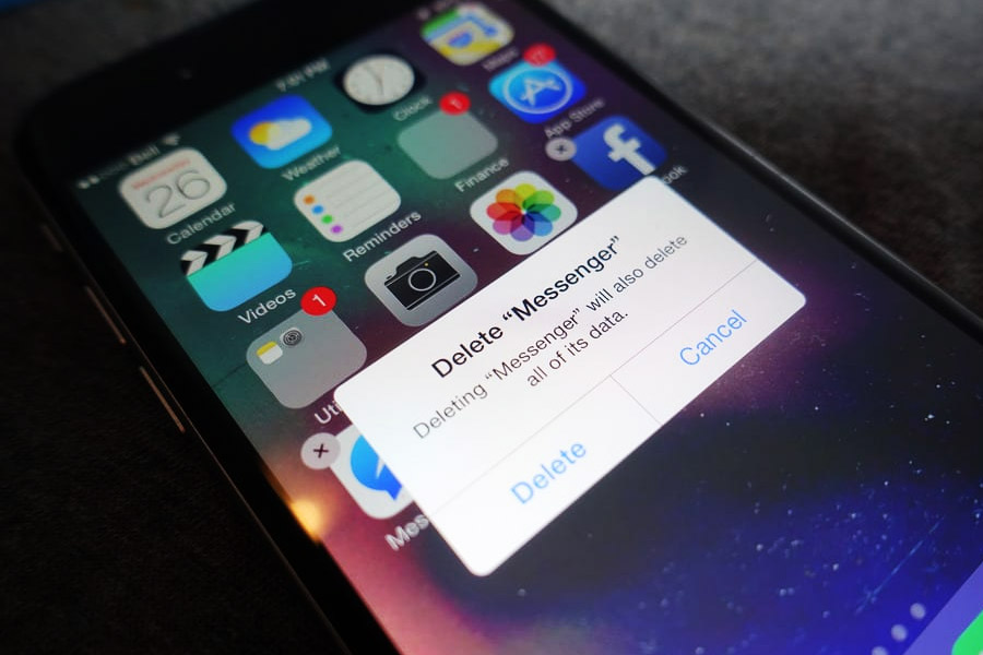 মোবাইলের তথ্য মুছে দিলেও তা উদ্ধার করতে সফল হয়েছিল পুলিশ। সেই সঙ্গে গুগ্‌লের তাঁর সার্চের রেকর্ড দেখে তাঁর বিরুদ্ধে সন্দেহ জোরালো হয়।