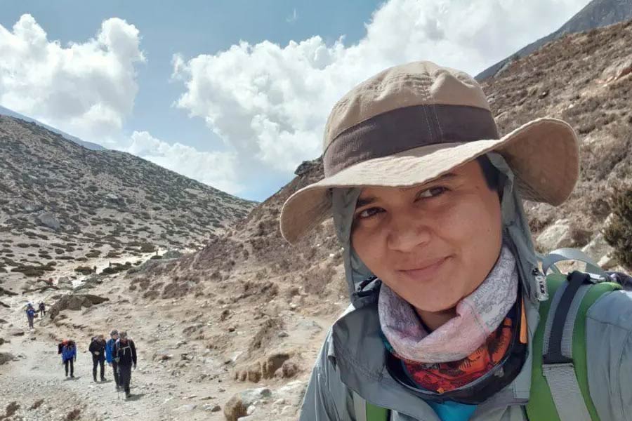 Everest Climber joins Congress and dropped as ambassador by Madhya Pradesh govt 