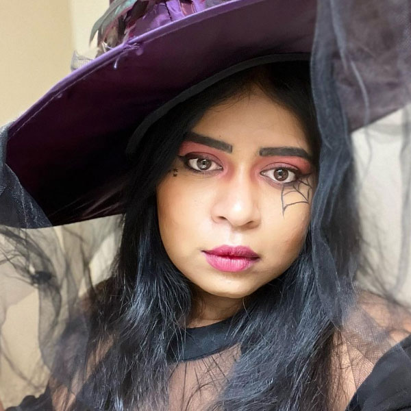 প্রিয়জনকে হারানোর যন্ত্রণা, শারীরিক অসুস্থতা সত্ত্বেও মা-মেয়ের ঘুরে দাঁড়ানোর, লড়াইয়ের কাহিনি জায়গা করে নিয়েছে সংবাদমাধ্যমে। সেখানে তাঁদের যাত্রাপথের গোড়ার কথা শুনিয়েছেন রিতেশা।