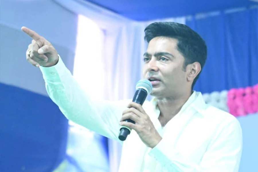 How Abhishek Banerjee is not getting relief in Kuntal Ghosh’s letter case for 50 days in Calcutta High Court.