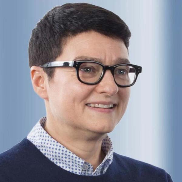 আন্তর্জাতিক স্তরে পেশাদার পরিষেবা প্রদানকারী নেটওয়ার্ক সংস্থা লন্ডনের ডিলয়েটের ২০২১ সালে পরিসংখ্যান অনুযায়ী, বোর্ড সদস্য হিসাবে মোটে ২১ শতাংশ মহিলাকে দেখা যায়। অন্য দিকে, সিইও-র চেয়ার পর্যন্ত পৌঁছতে পারেন ৫ শতাংশ মহিলা।