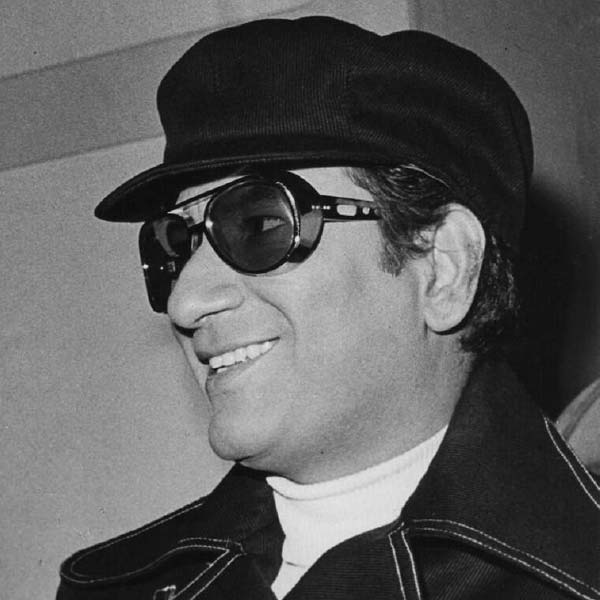 ‘কালা বাজার’, ‘গাইড’, ‘জুয়েল থিফ’, ‘তেরে মেরে স্বপ্নে’র মতো হিন্দি ছবি রয়েছে বিজয়ের ঝুলিতে। অভিনয়ের পাশাপাশি চিত্রনাট্যকার, প্রযোজকের ভূমিকাও পালন করেছেন তিনি।