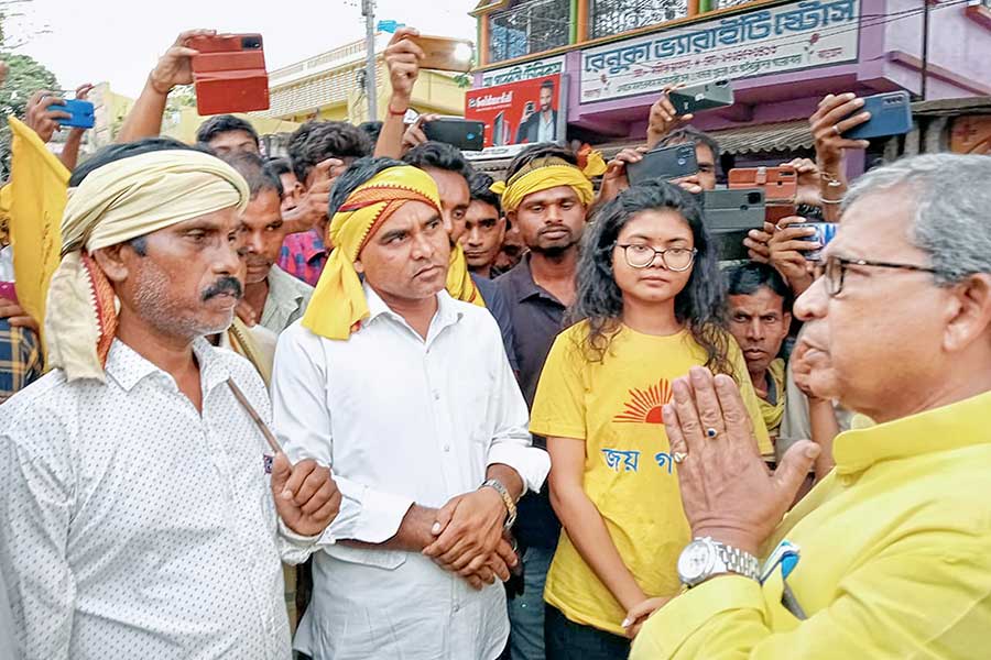 Manas Bhunia amidst Kurmi protest at belpahari
