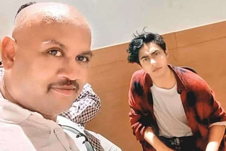 Photo of KP Gosavi  and aryan khan